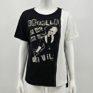 Her Universe Disney Cruella De Vil Split Zipper Graphic Tee Plus Size 0